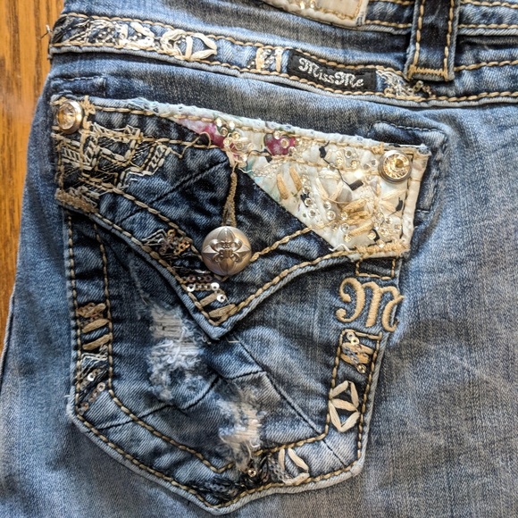 Miss Me Denim - Miss Me easy crop jeans, size 27